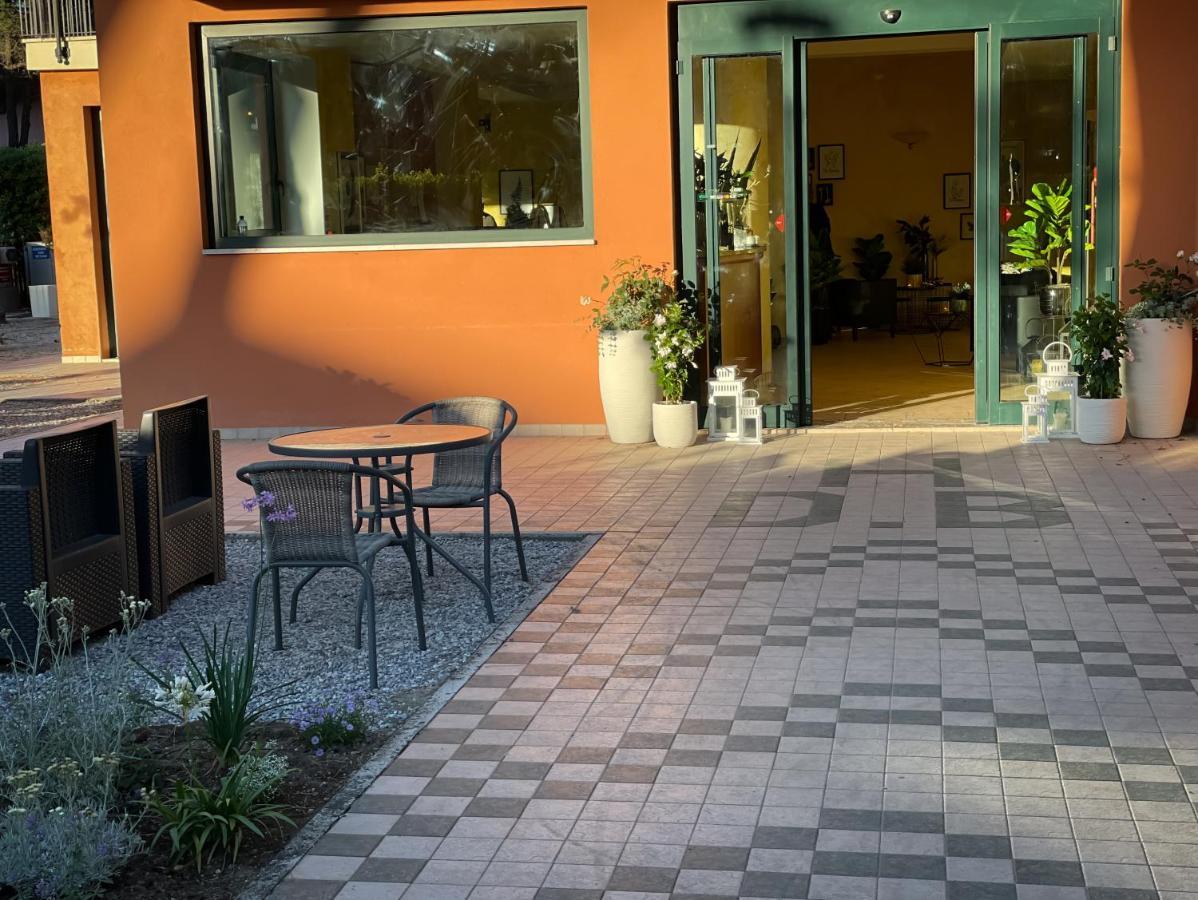 מילאנו מריטימה Hotel B&B Des Bains מראה חיצוני תמונה